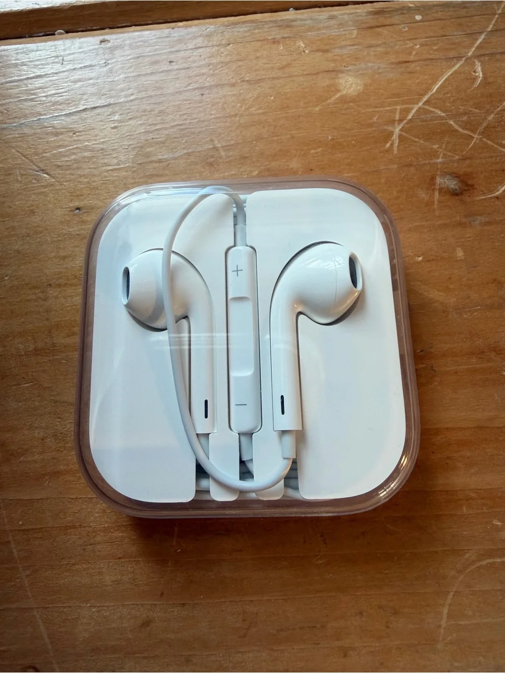 Apple White Earbuds with Inline Remote and Mic